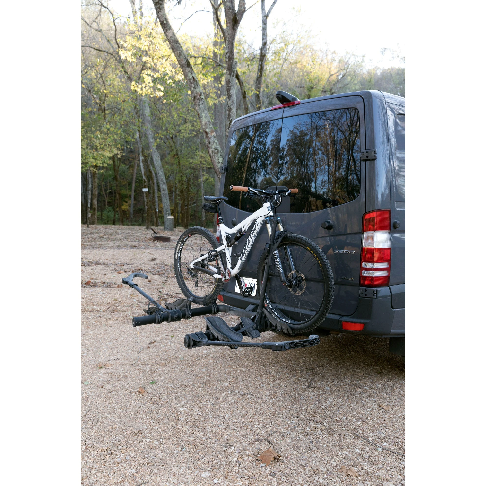 Kuat Transfer V2 3-Bike Hitch Rack 10 Kuat Transfer V2 3-Bike Hitch Rack - Image 10