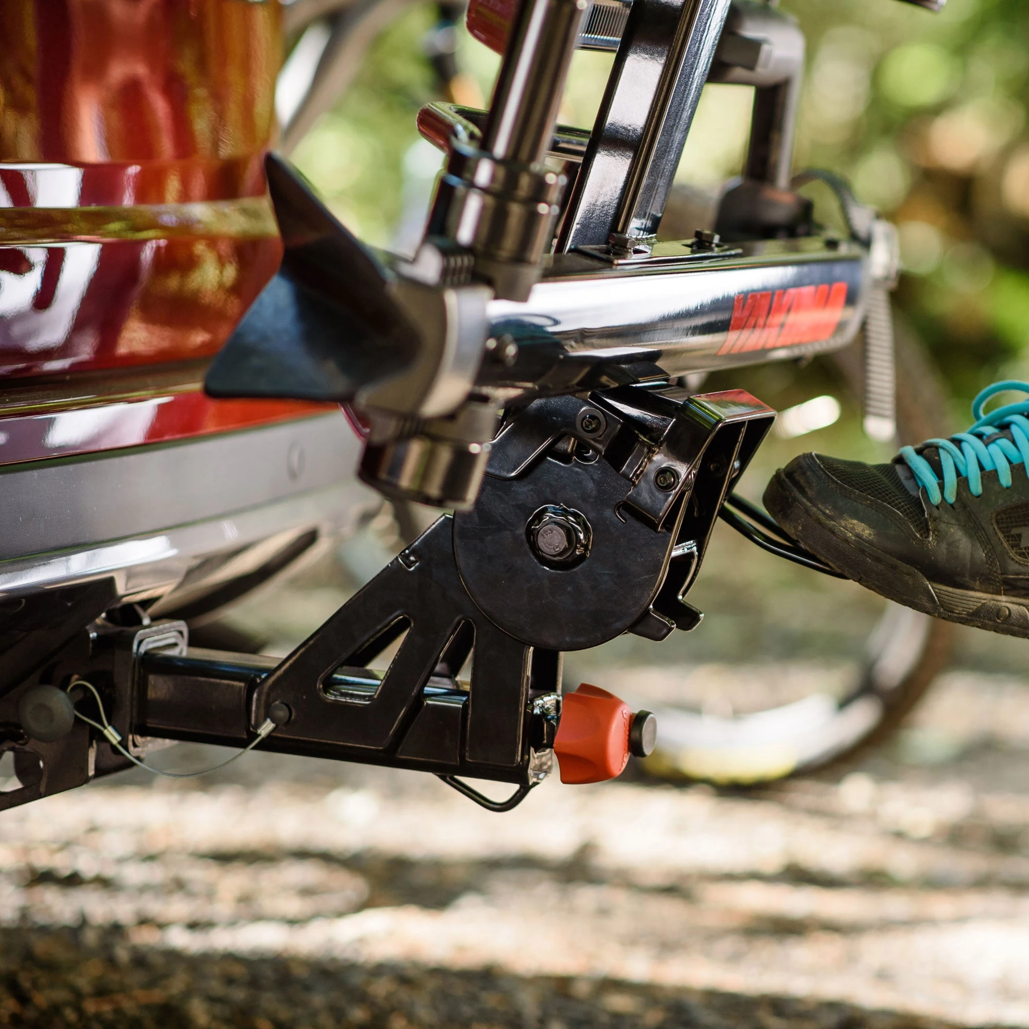 Yakima HoldUp Evo & HoldUp Evo +2 Hitch Bike Rack Package 9 Yakima HoldUp Evo & HoldUp Evo +2 Hitch Bike Rack Package - Image 9